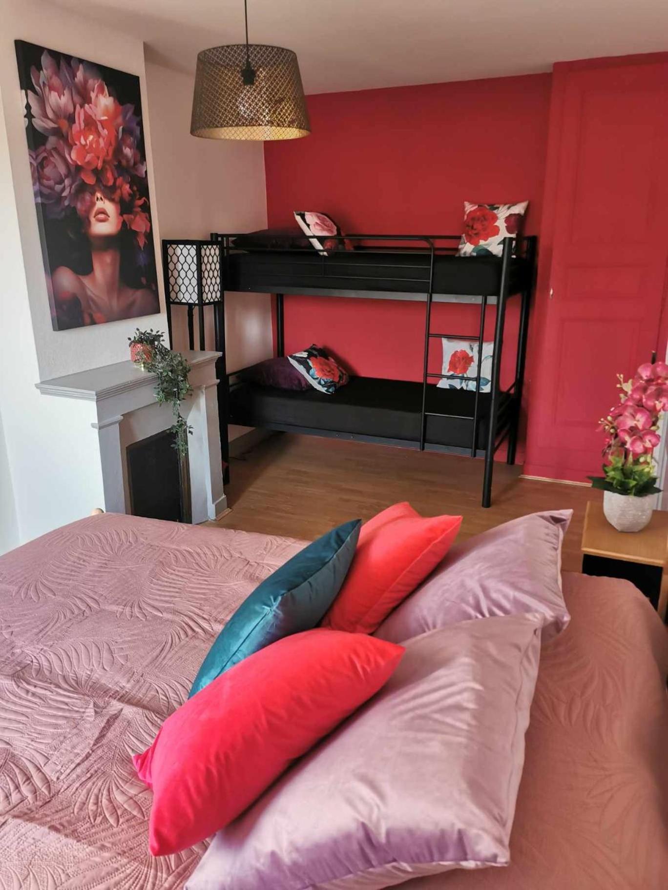 Bel Appartement De 1 A 7 Personnes Ambert Exterior foto