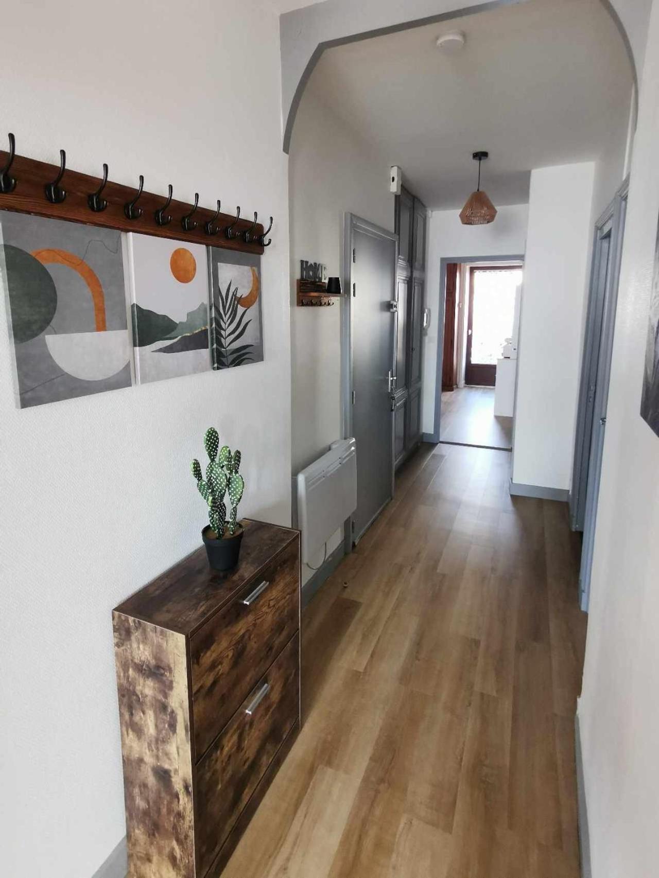 Bel Appartement De 1 A 7 Personnes Ambert Exterior foto